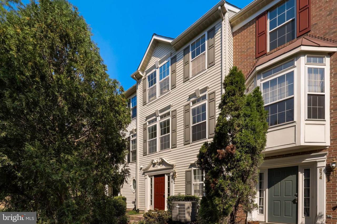 976 Harrison Circle - Photo 1