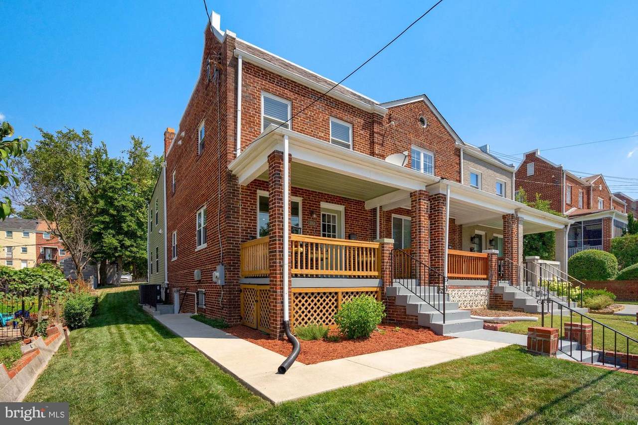 3918 Capitol Street - Photo 1