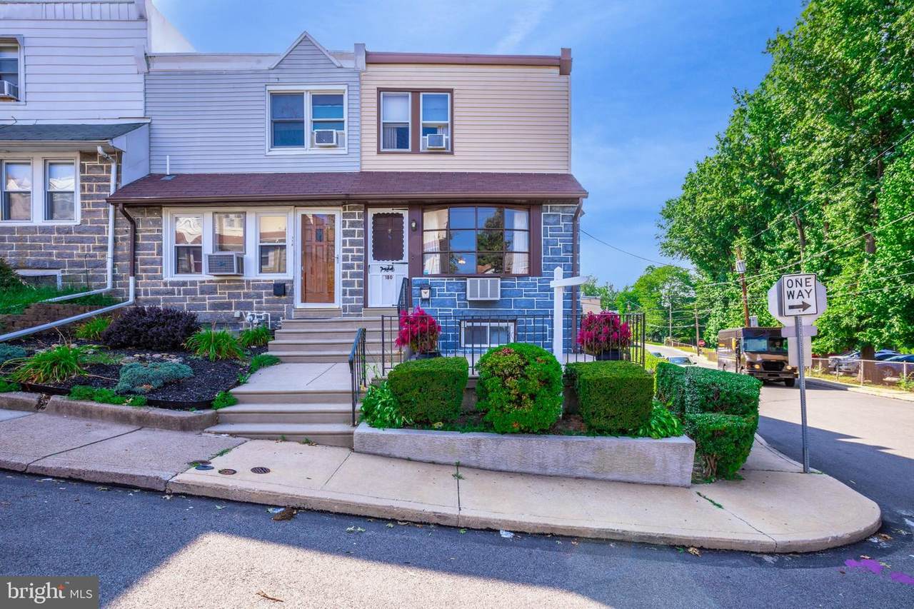 180 Carol Boulevard - Photo 1