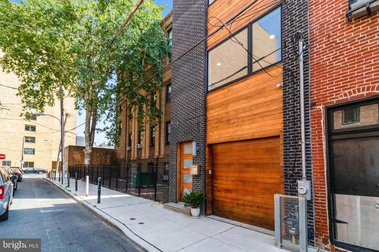 751 Mole Street - Photo 1