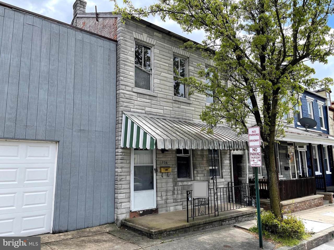 236 Perry Street - Photo 1