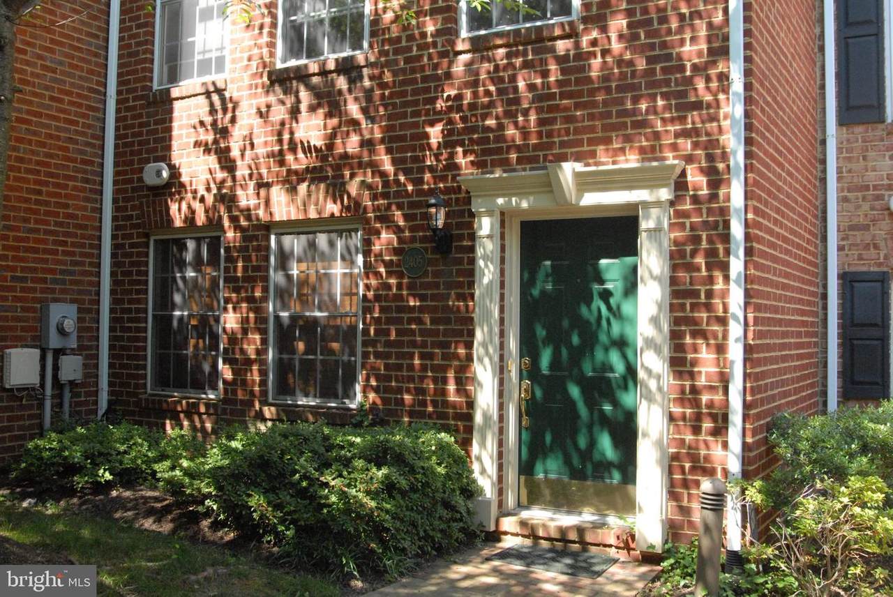 2405 Greenbrier Court - Photo 1