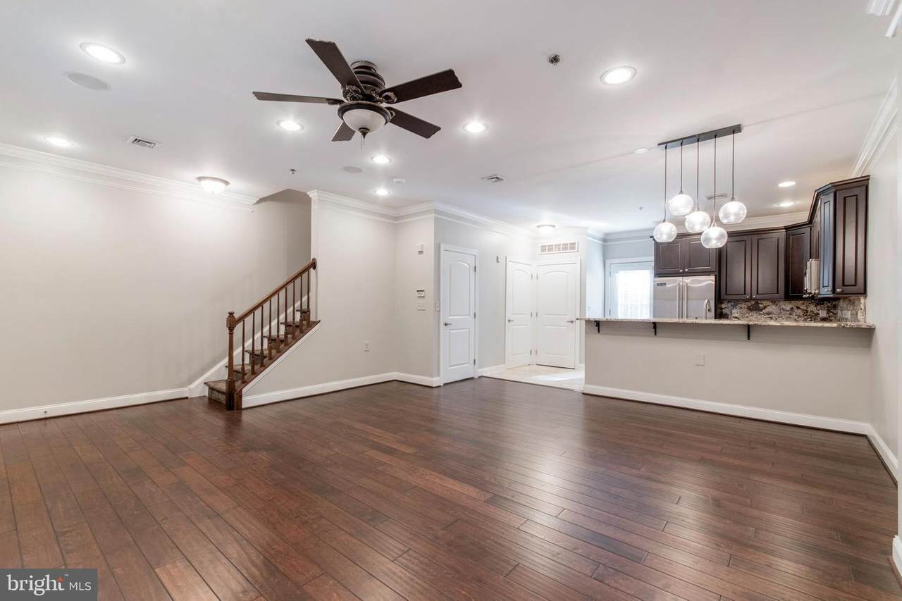 131 Bread Street - Photo 1