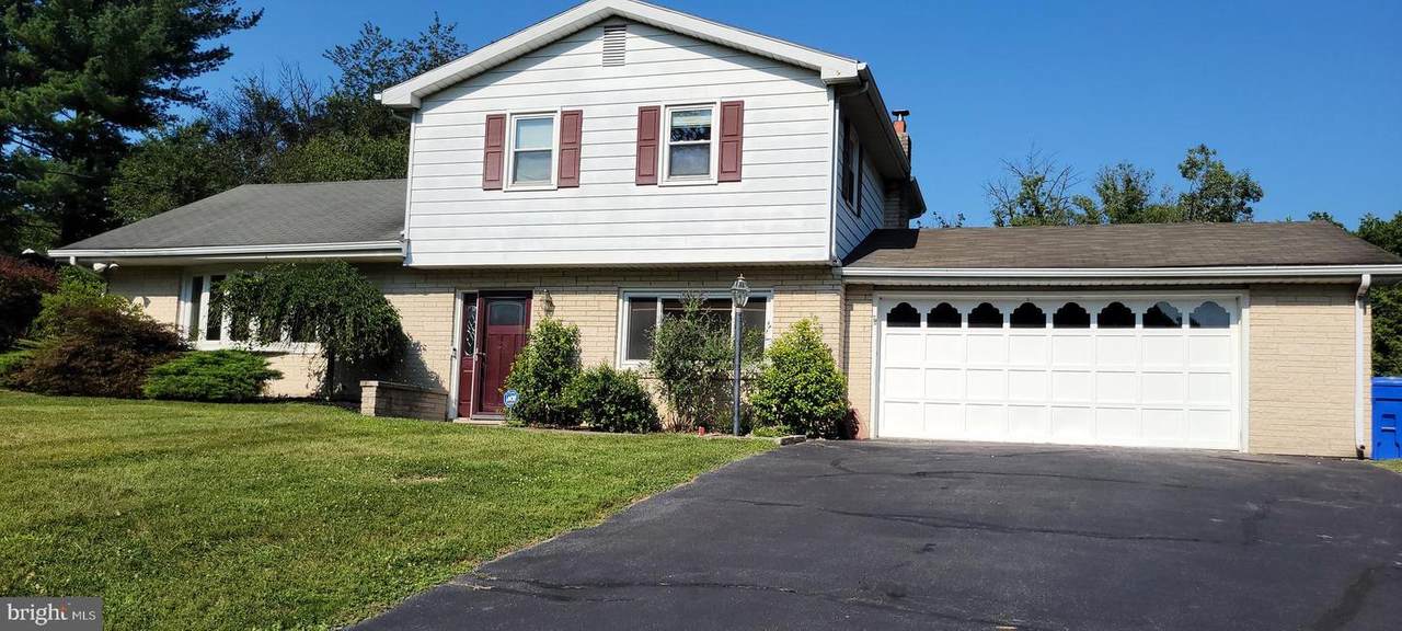 911 Dennis Circle - Photo 1