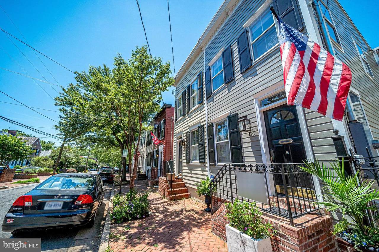 715 1/2 Lee Street - Photo 1