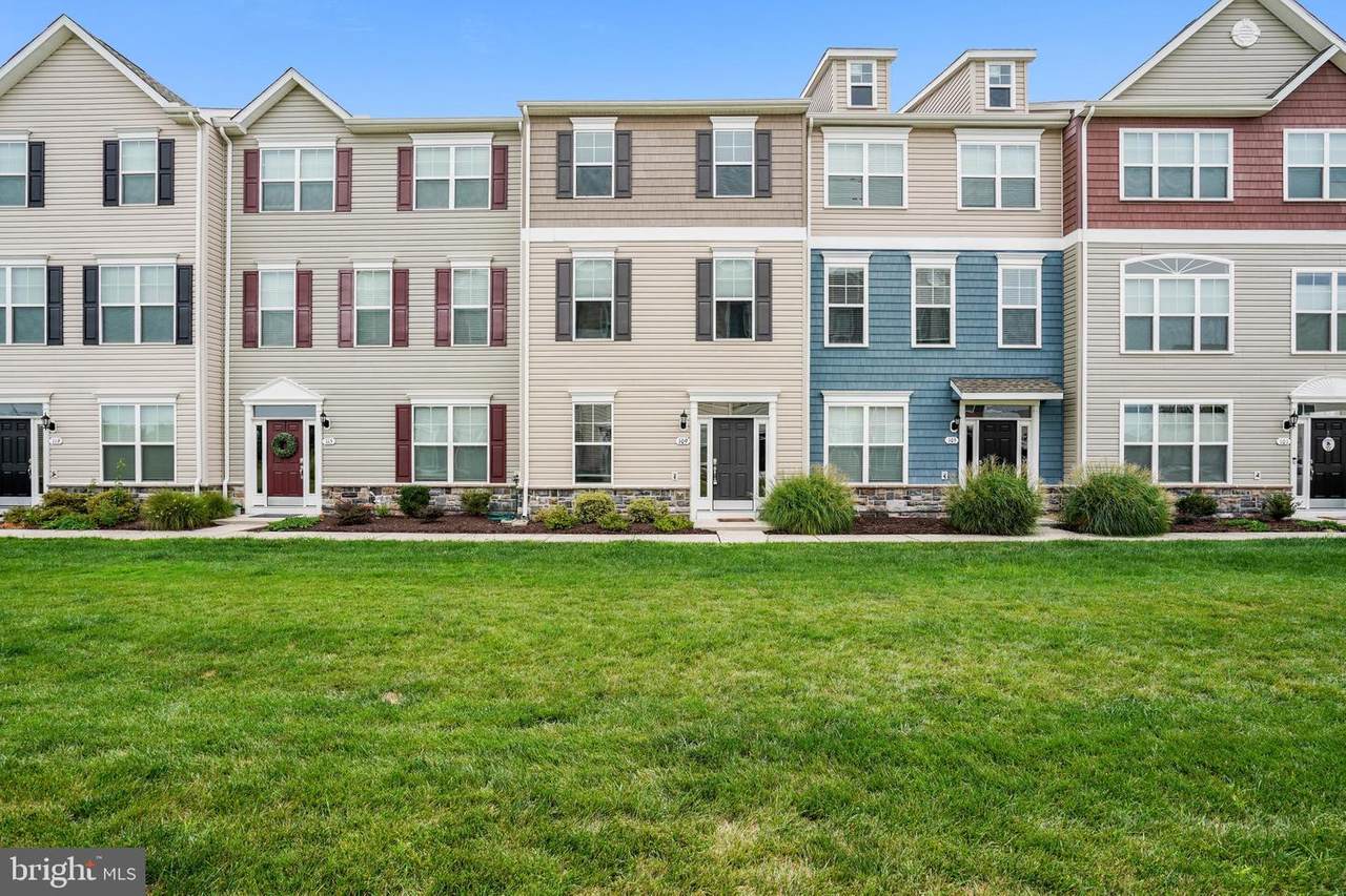 109 Anthony Lane - Photo 1
