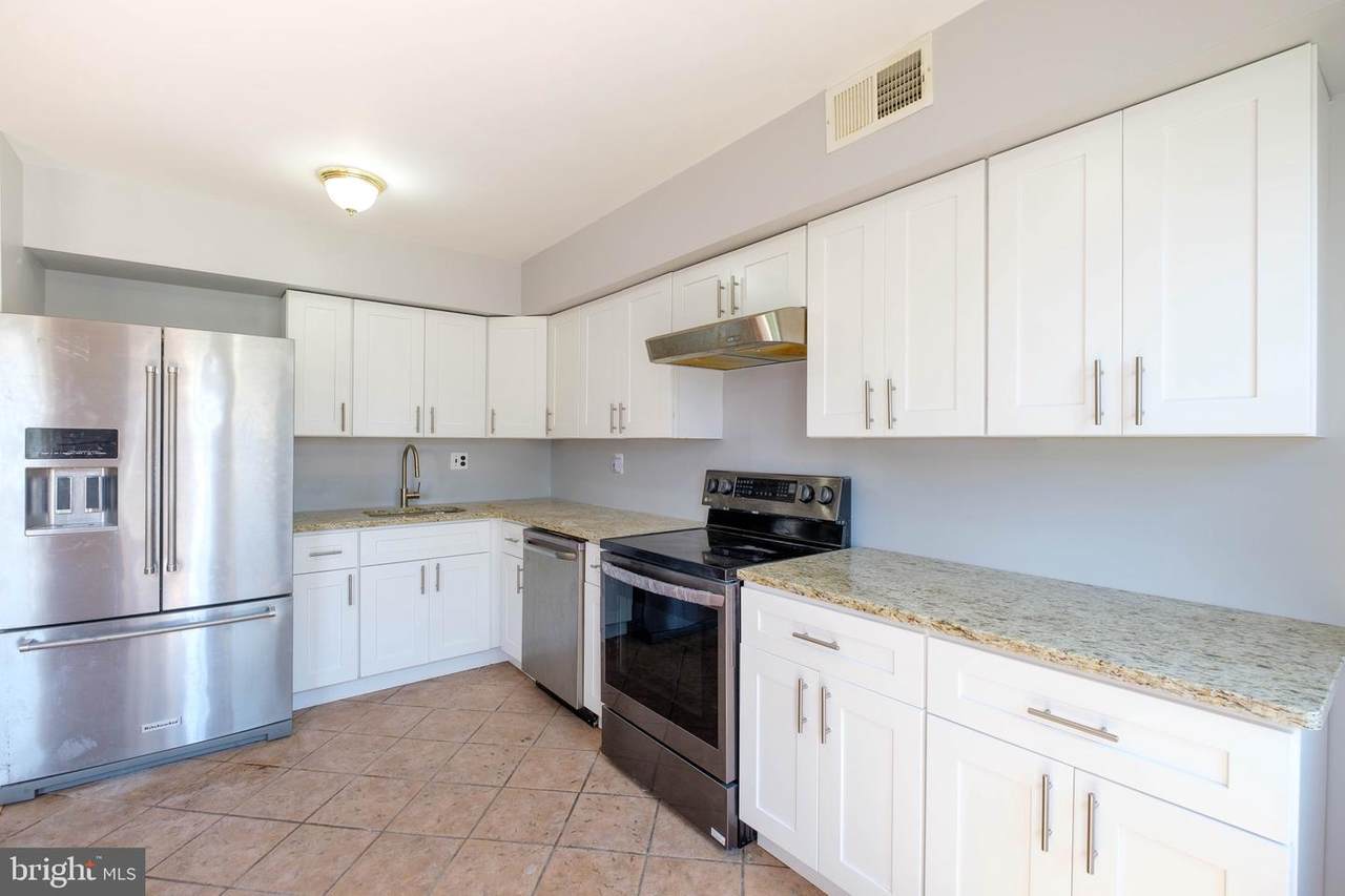 165 Forsythia Court - Photo 1