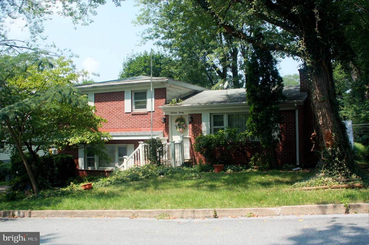 1920 Dartmouth Street - Photo 1