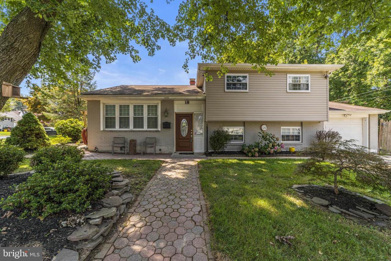18 Coleridge - Photo 1