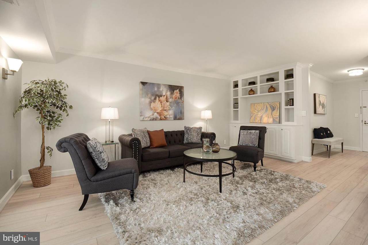 1600 Oak Street - Photo 1