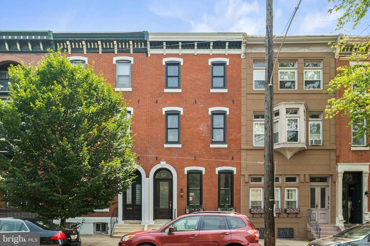 745 Corinthian Avenue - Photo 1