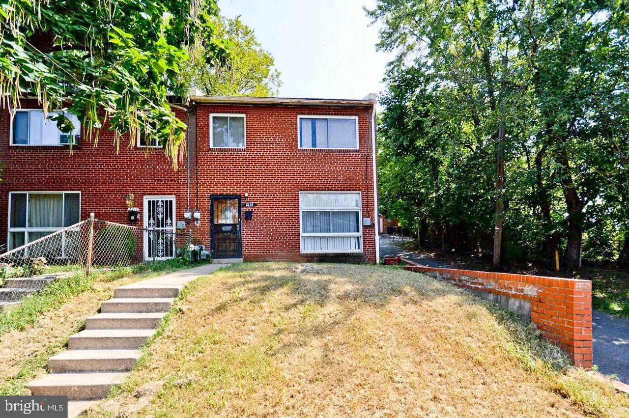 2215 14TH Street - Photo 1