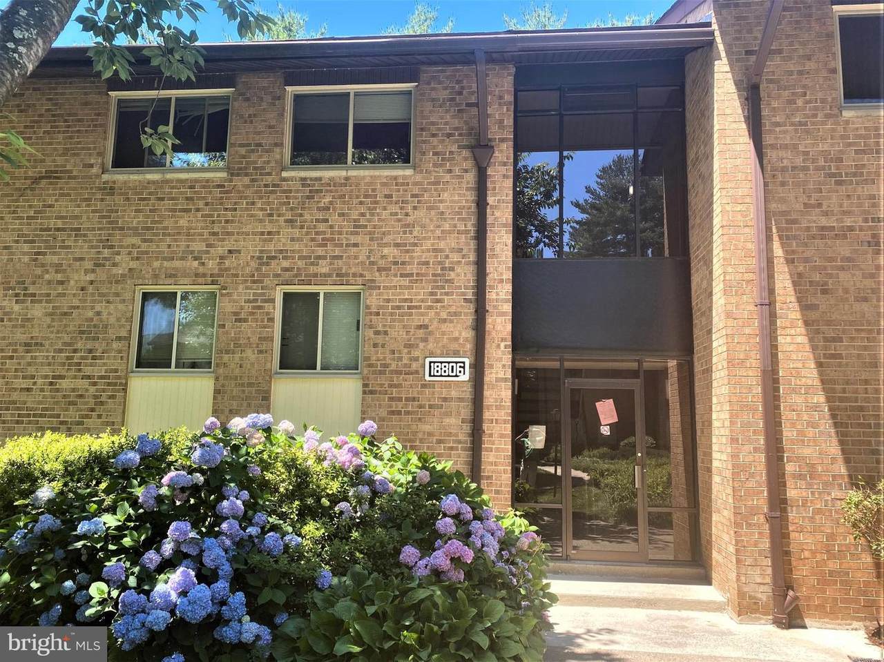 18806 Walkers Choice Road - Photo 1