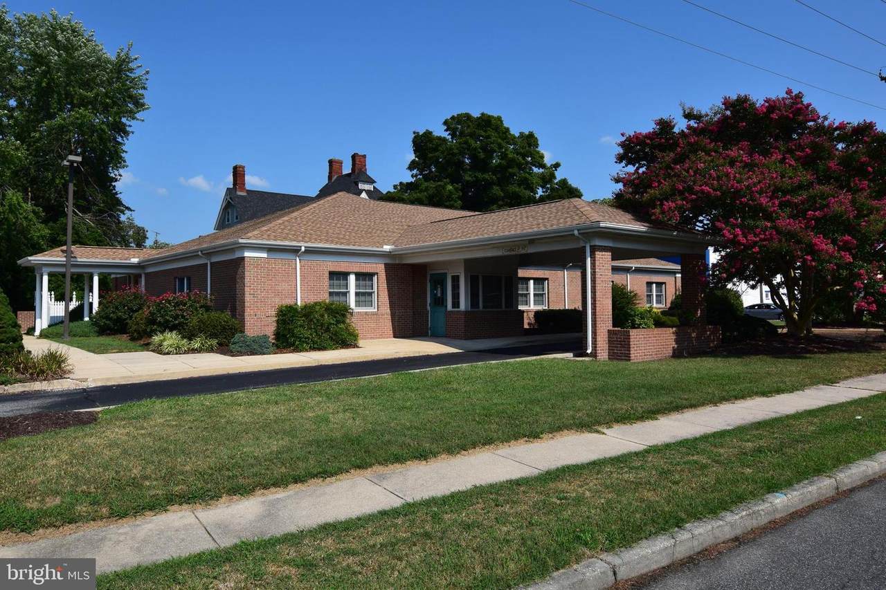 1 Cedar Avenue - Photo 1