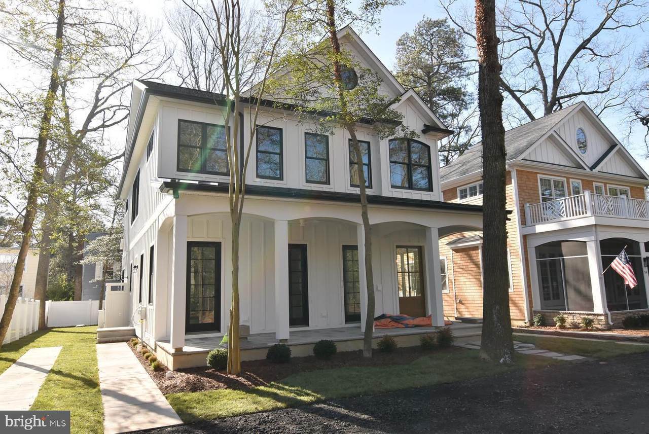 46 Columbia Avenue - Photo 1