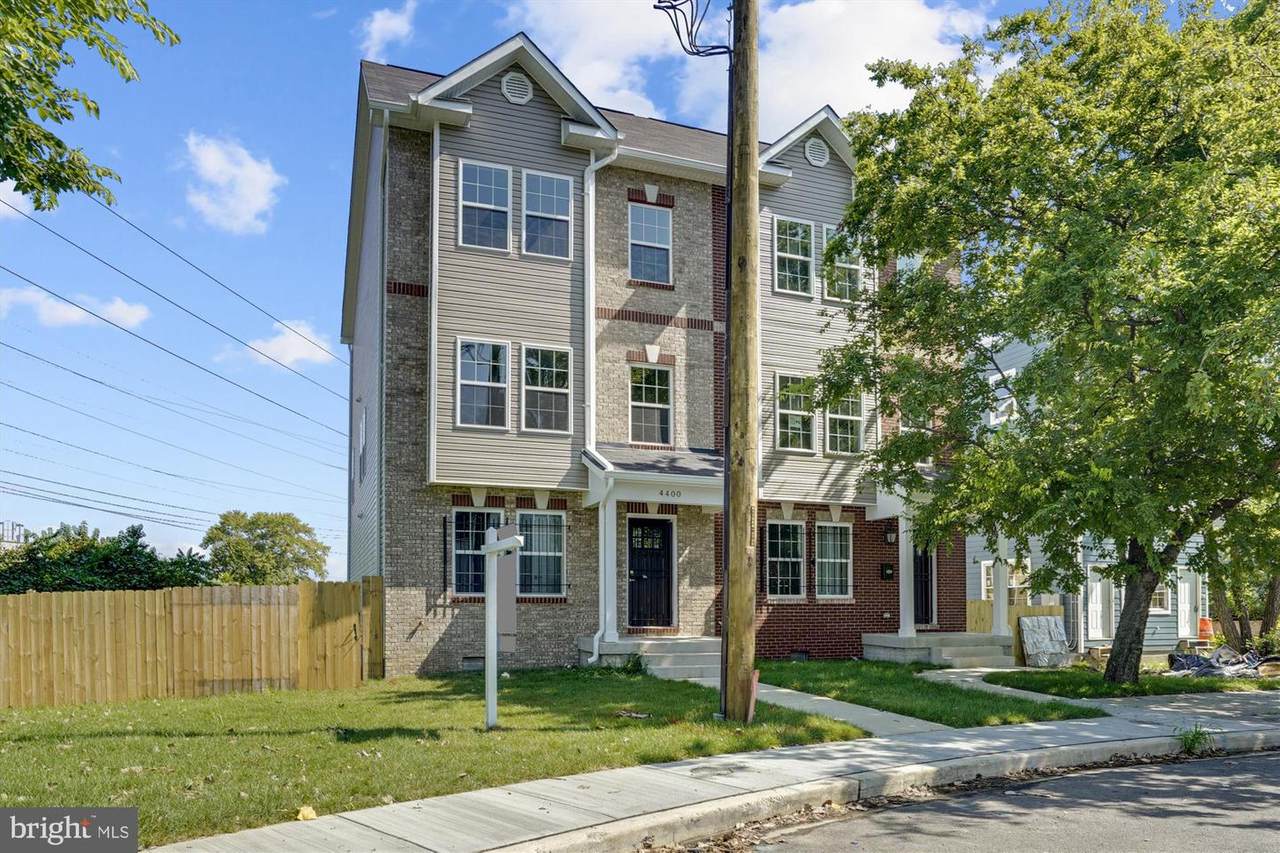 4400 Lee Street - Photo 1