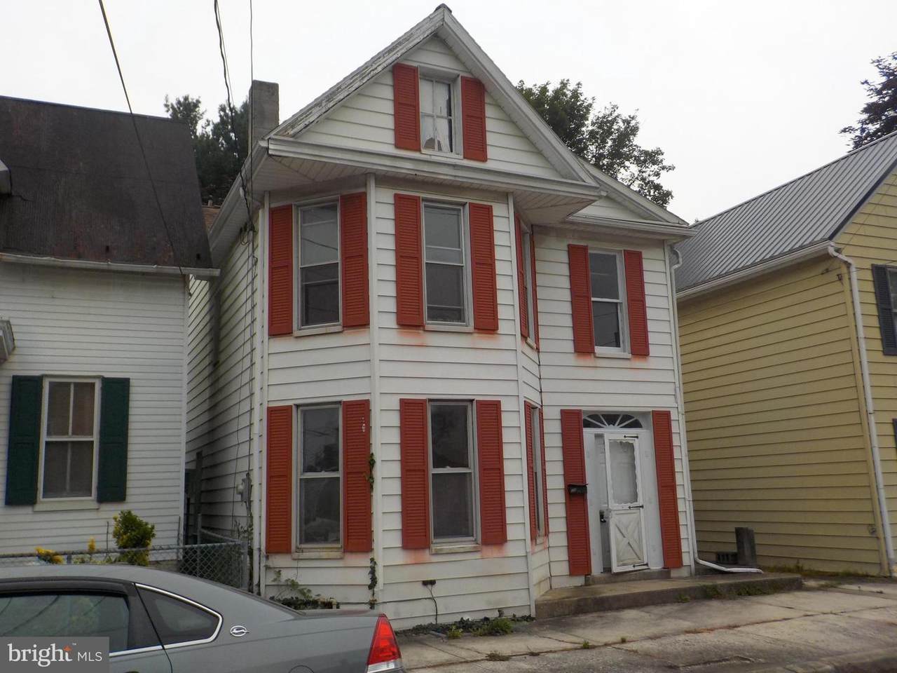 558 Broad Street - Photo 1