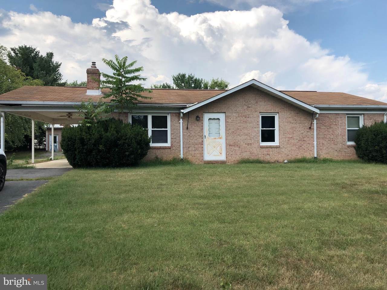 105 Aspen Drive - Photo 1