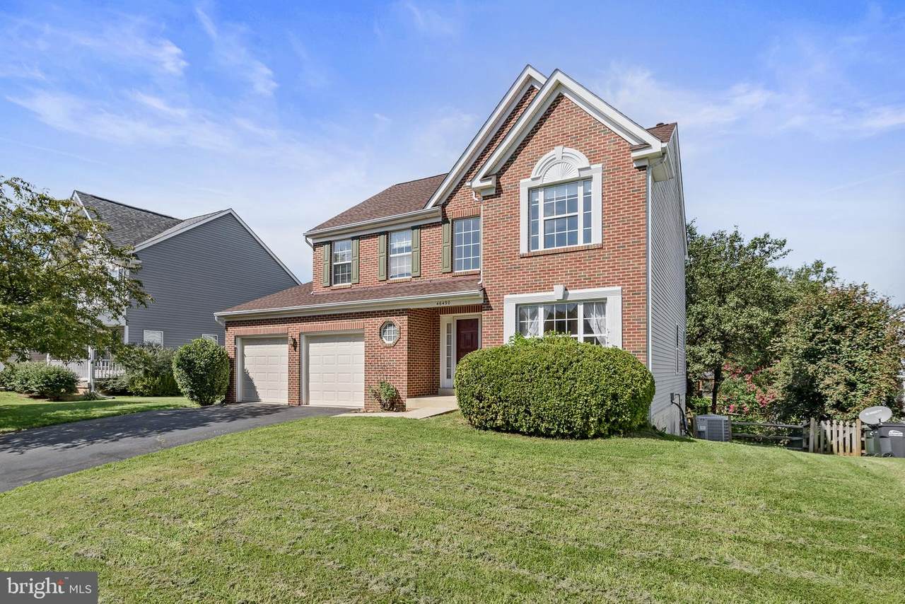 46490 Cedarhurst Drive - Photo 1