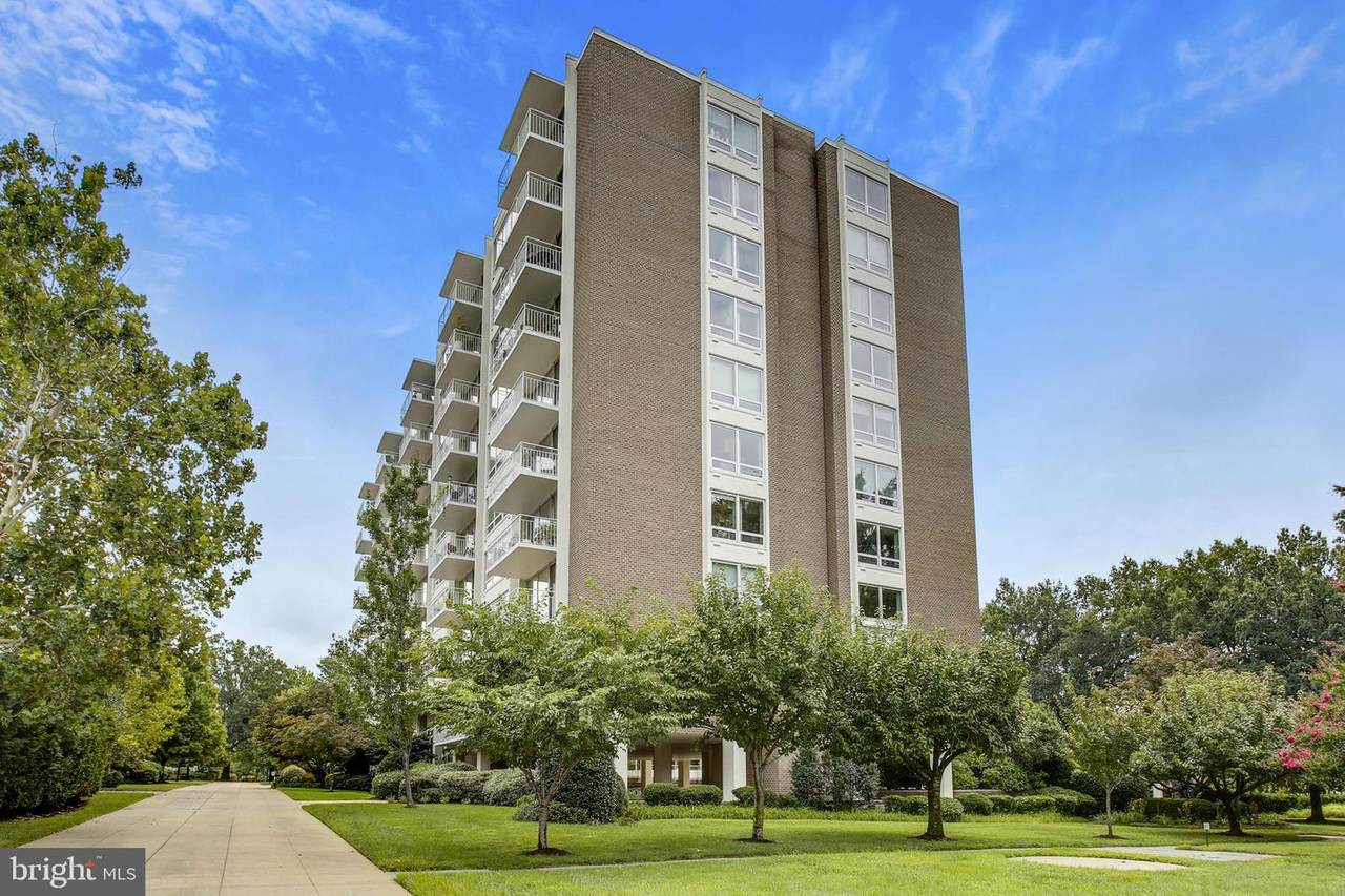 1425 4TH Street - Photo 1