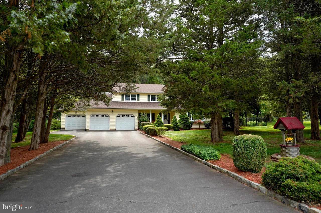 404 Woods Road - Photo 1