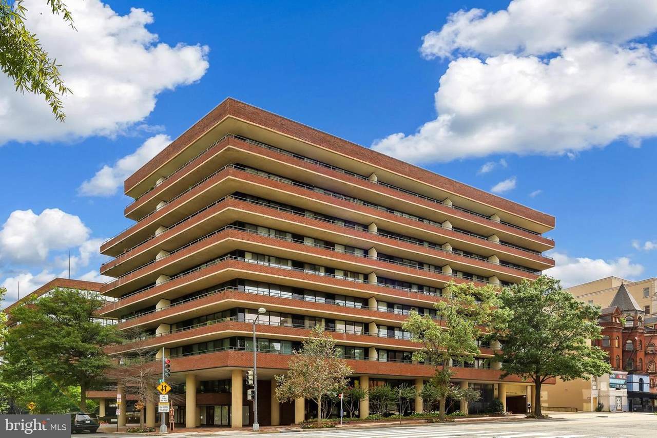 2555 Pennsylvania Avenue - Photo 1