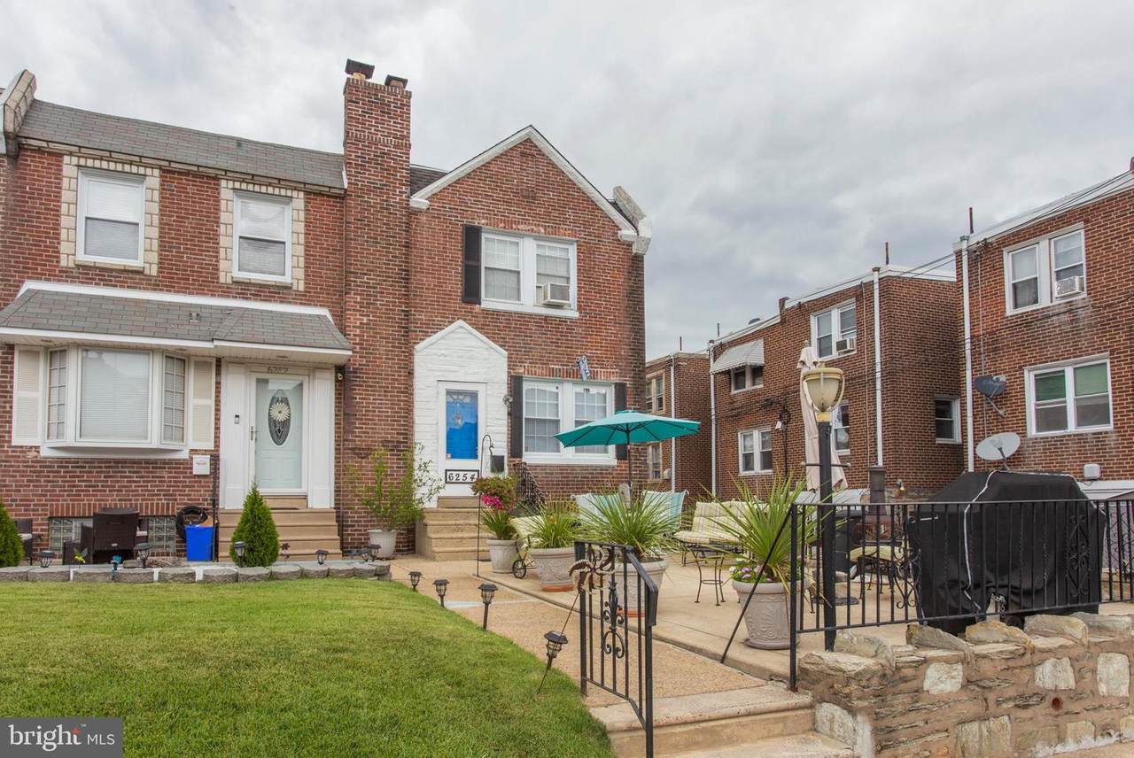 6254 Tackawanna Street - Photo 1