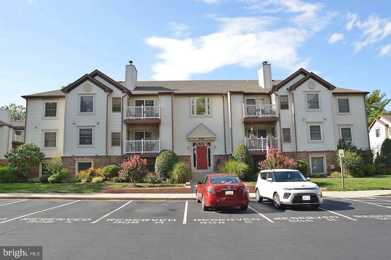 808 Stratford Way - Photo 1