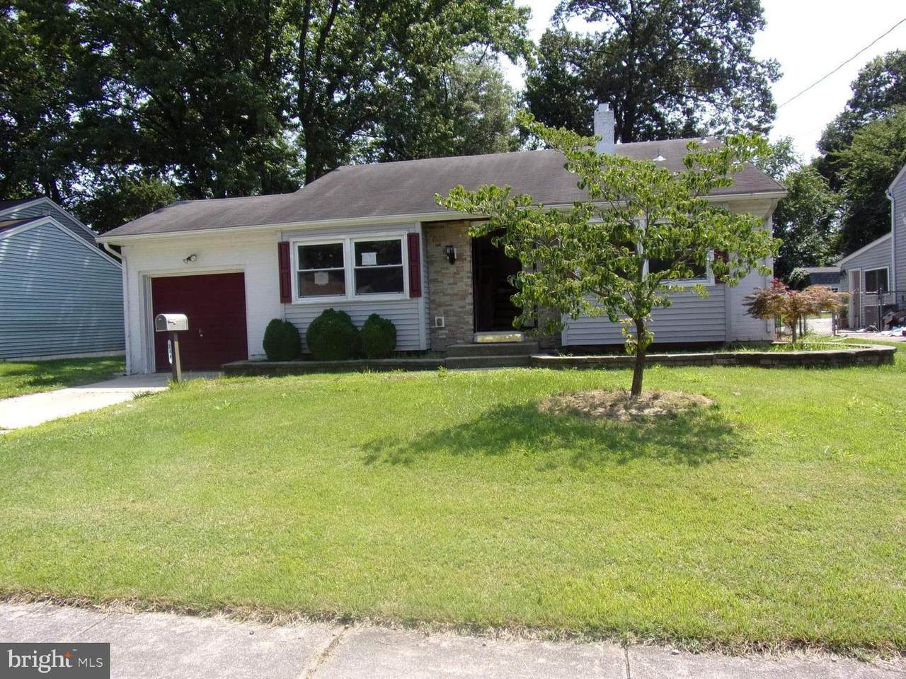 588 Shields Avenue - Photo 1