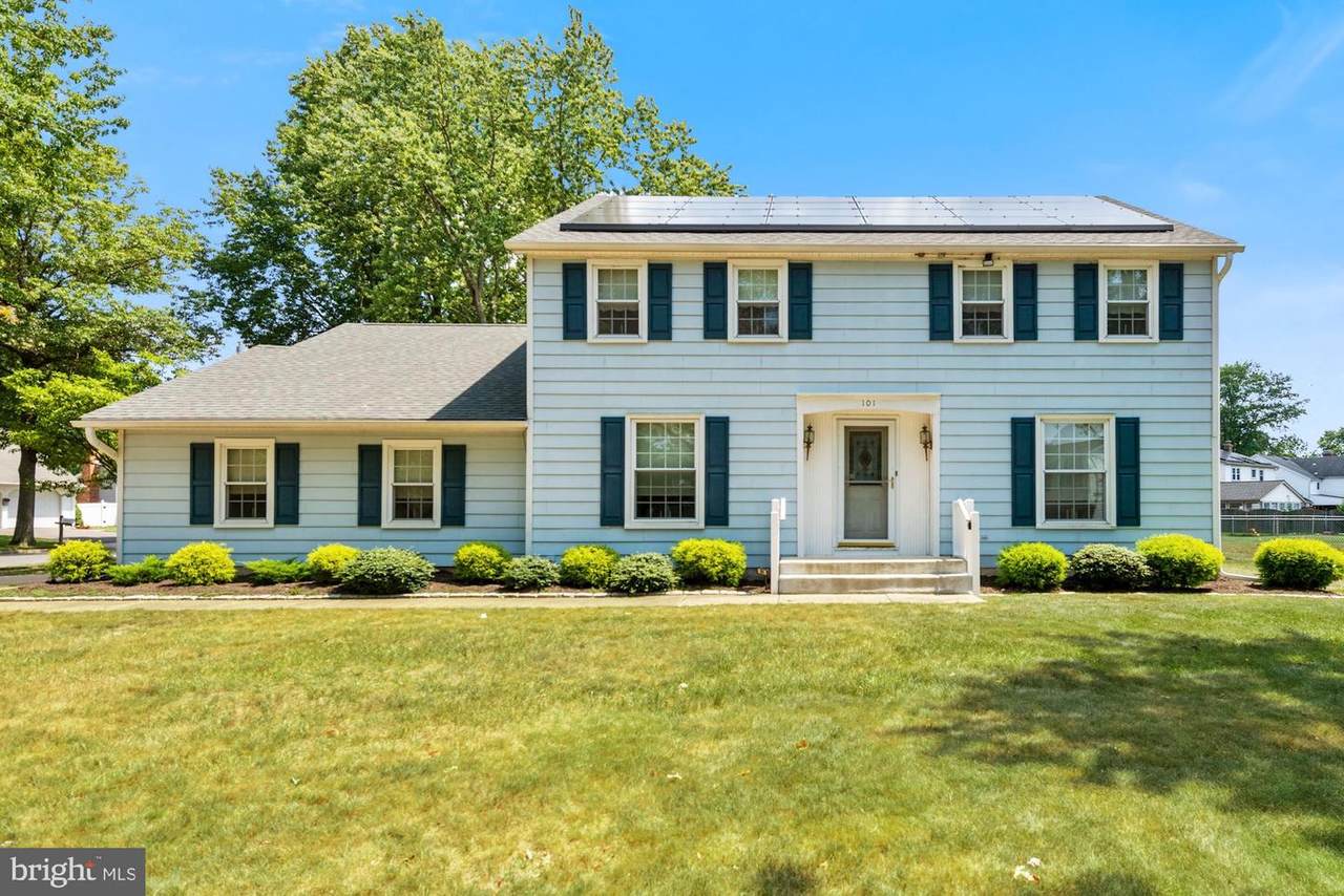 101 Roberts Drive - Photo 1