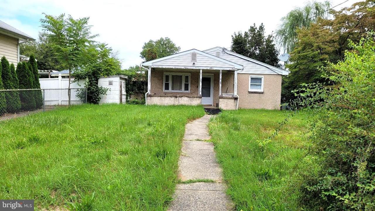 430 Parkinson Avenue - Photo 1