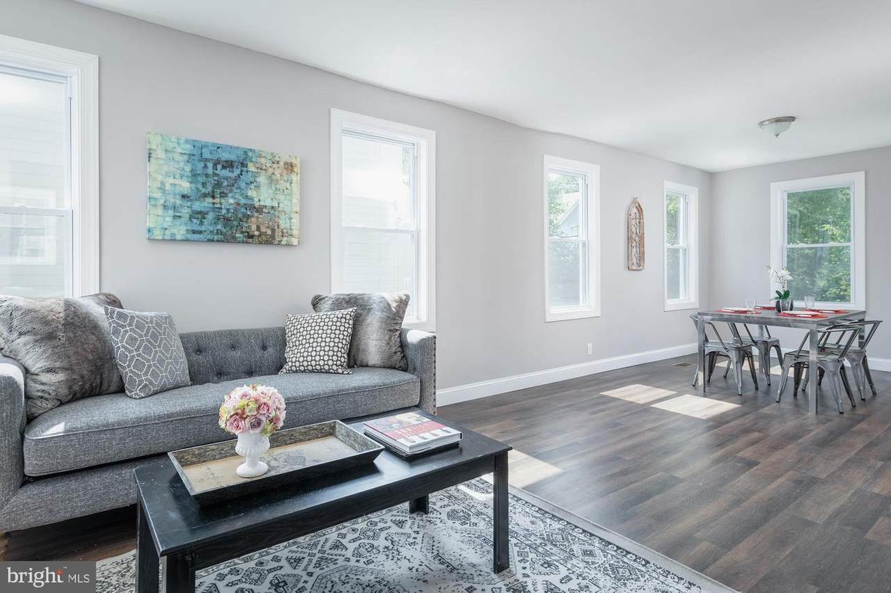 4307 Stanwood Avenue - Photo 1