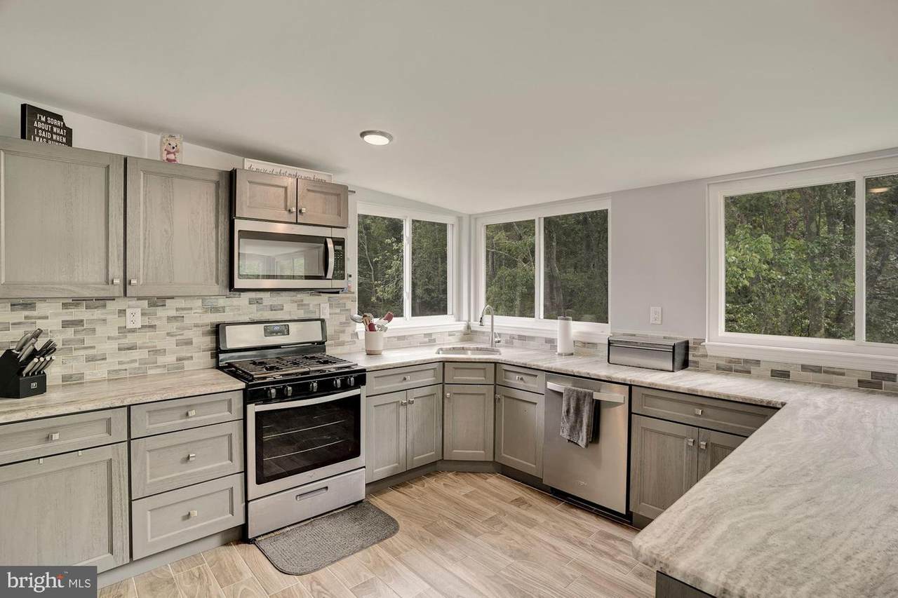 524 Larch Avenue - Photo 1