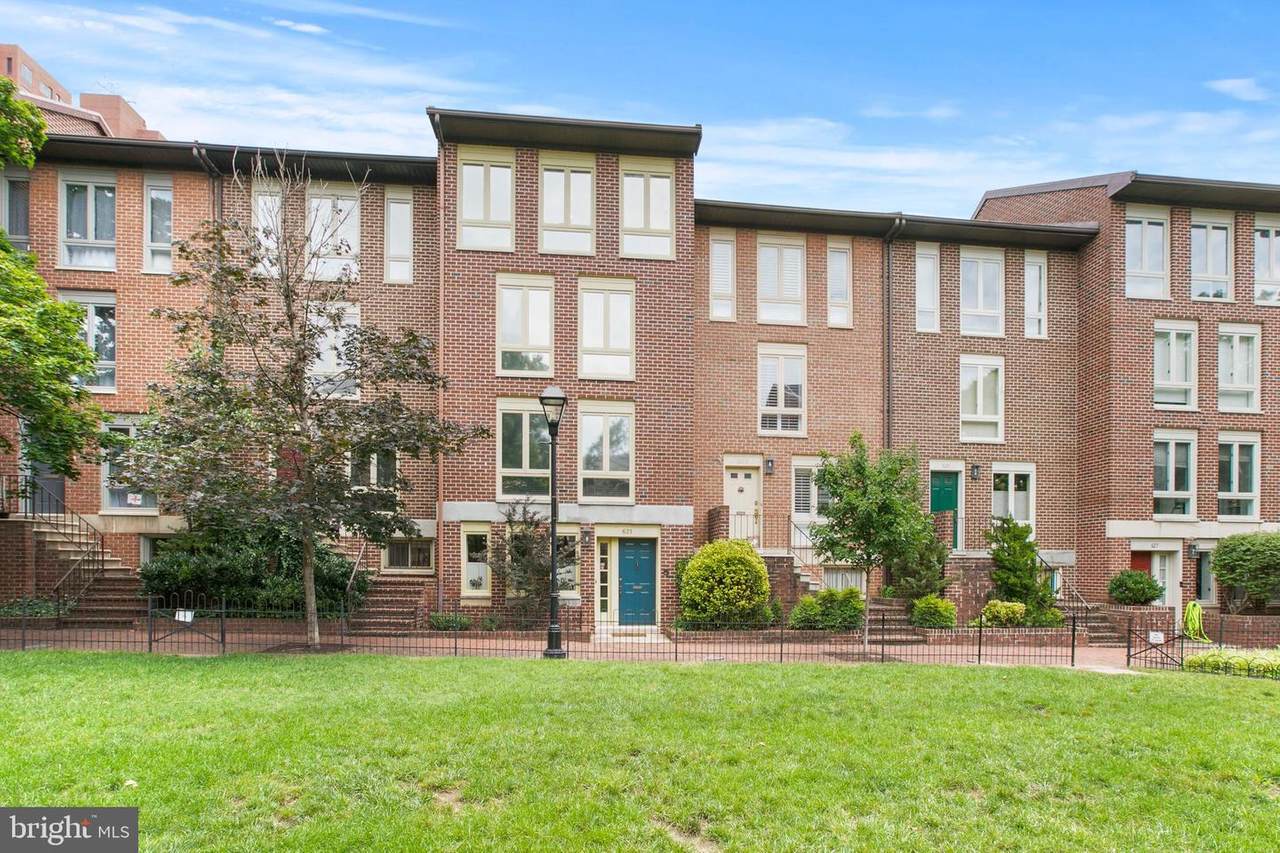 621 Hanover Street - Photo 1
