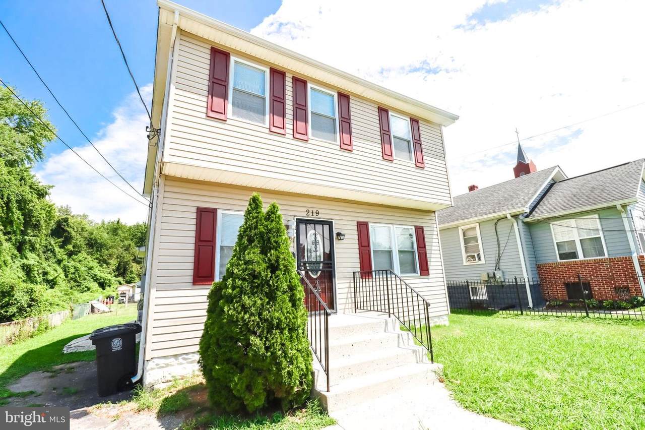 219 Maryland Park Drive - Photo 1