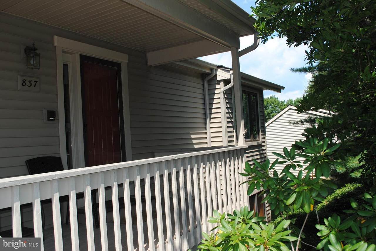 837 Jefferson Way - Photo 1