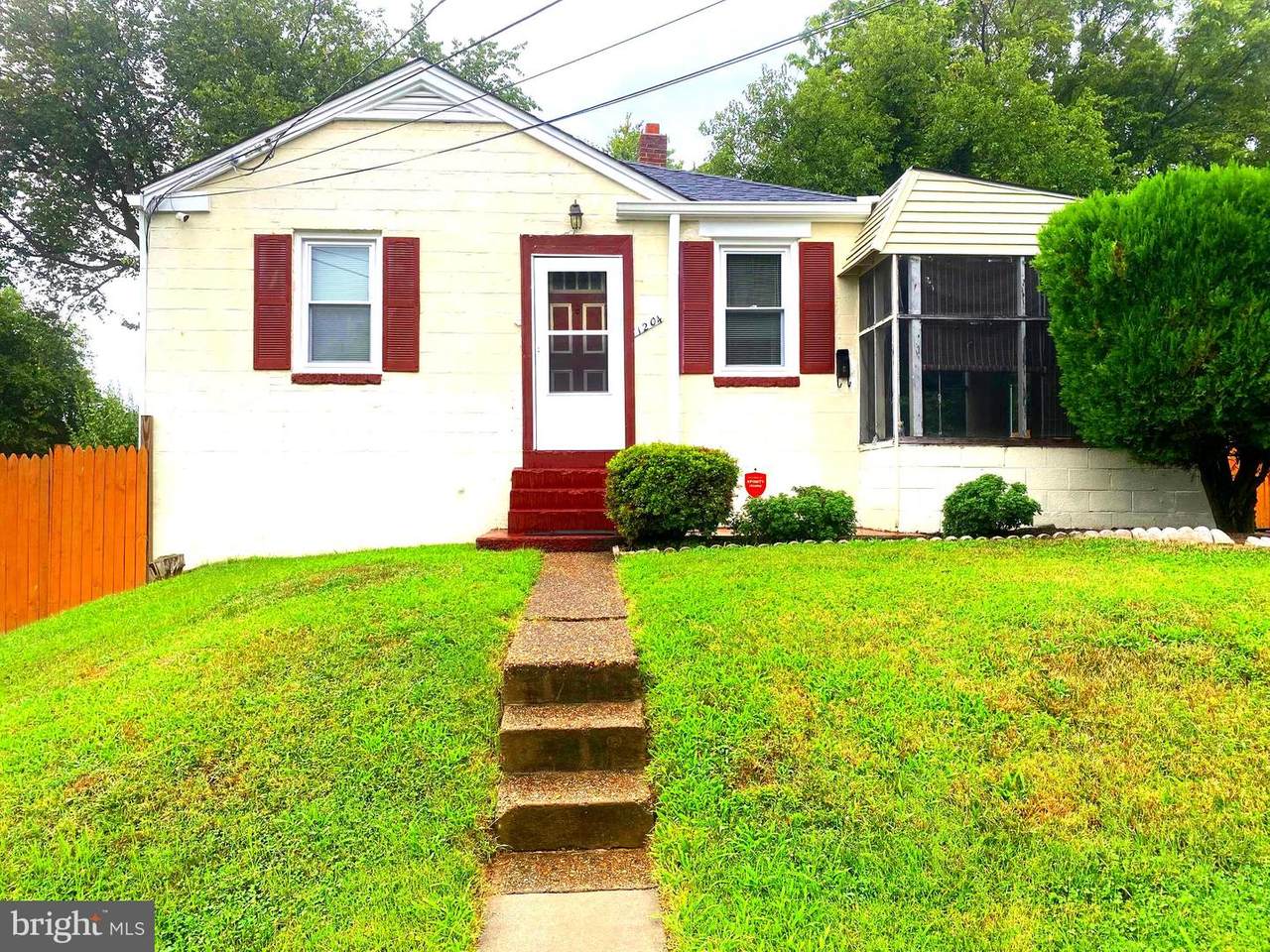 1204 Dunbar Oaks Drive - Photo 1