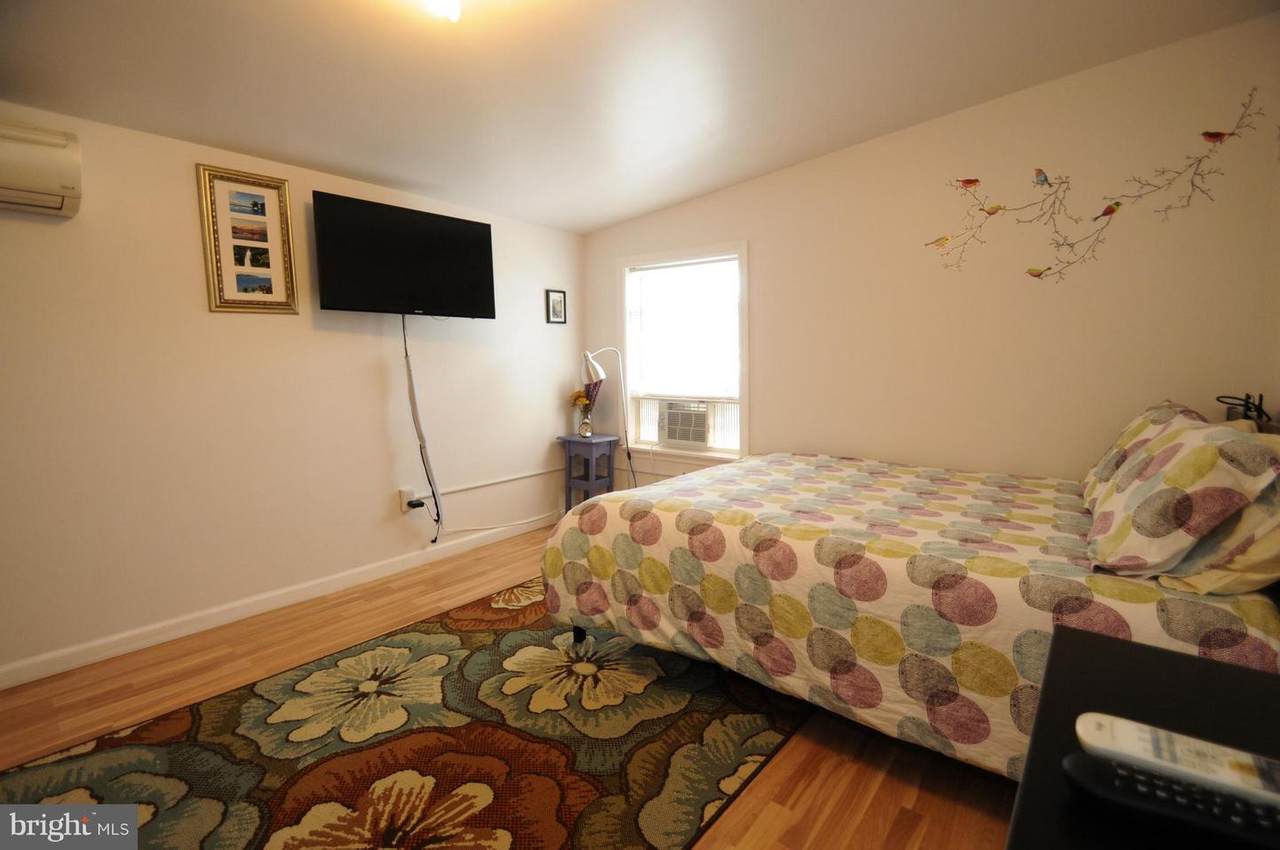 1022 Pine Street - Photo 1