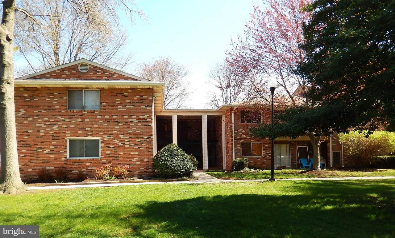 211 Victor Parkway - Photo 1