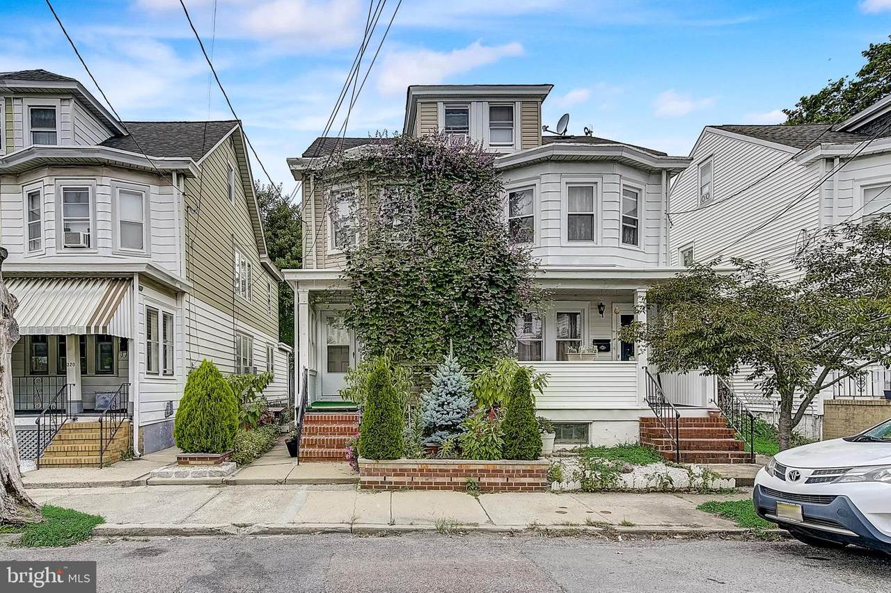 322 Ellis Avenue - Photo 1