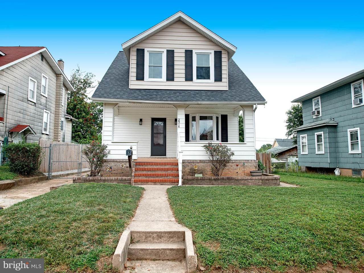 2914 Sylvan Avenue - Photo 1