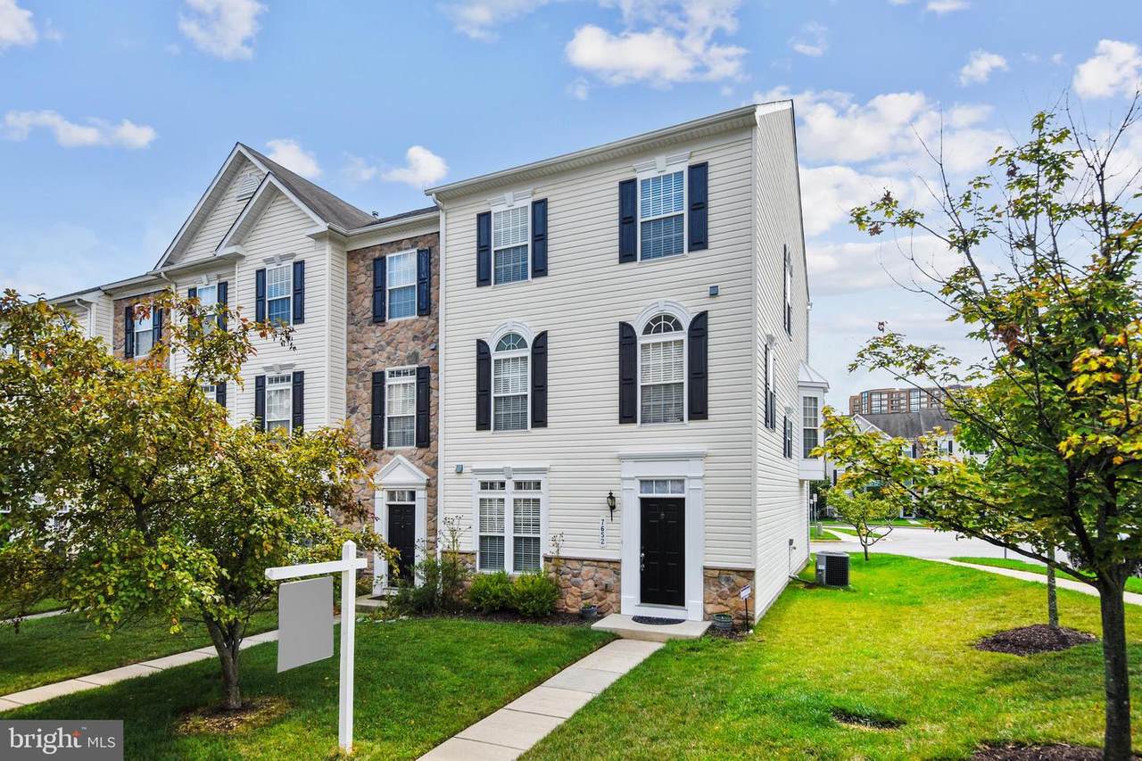 7652 Sandhurst Lane - Photo 1