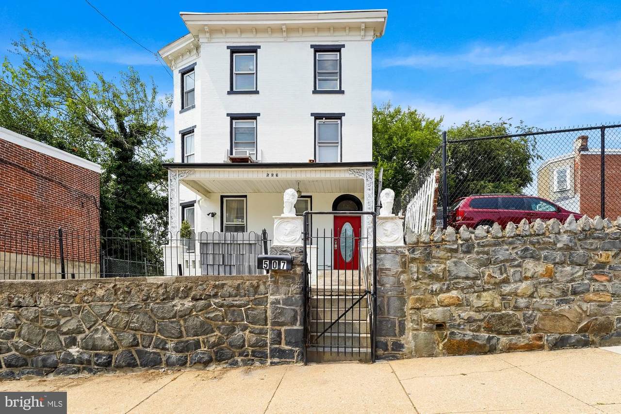 507 Van Buren Street - Photo 1