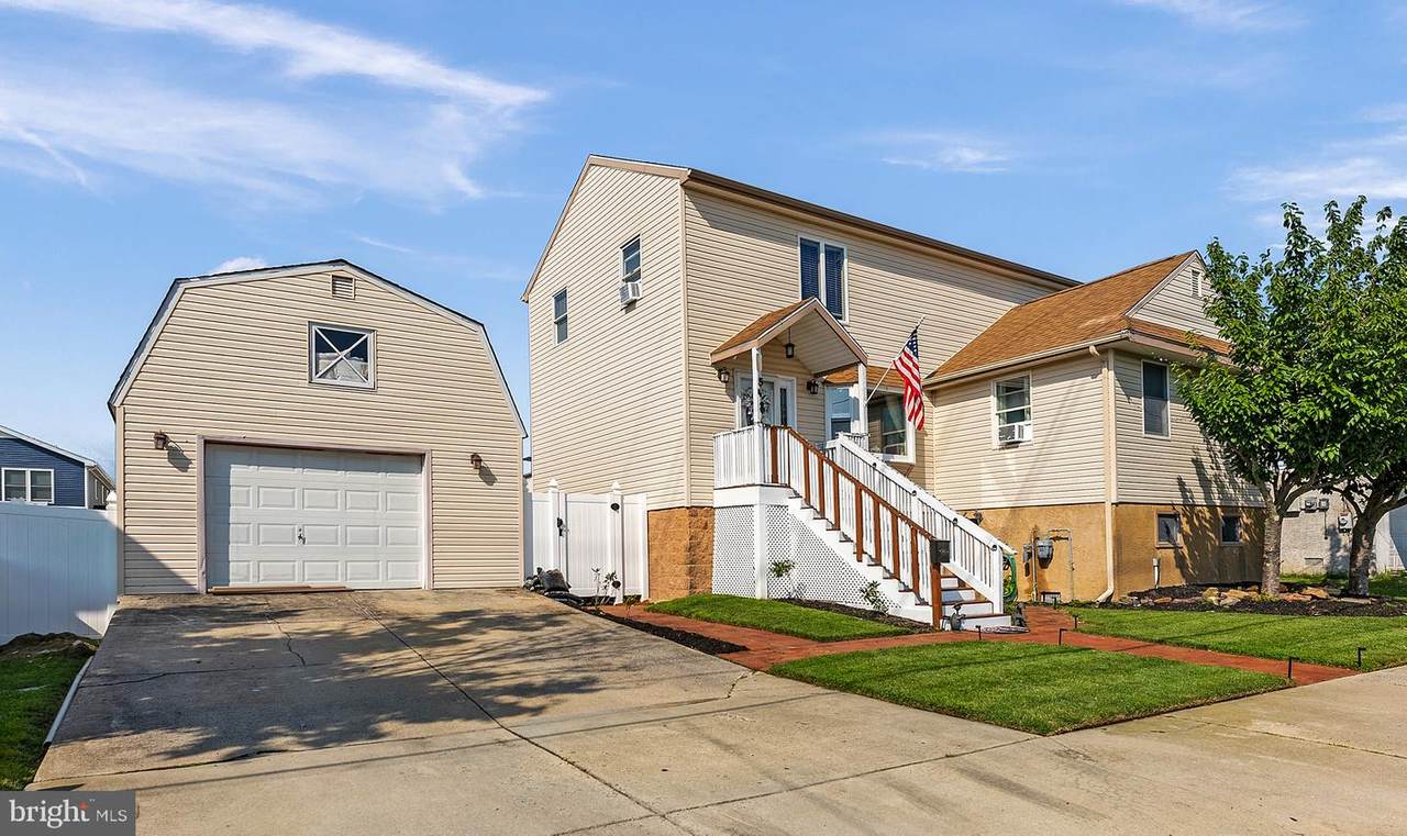 548 Pine Avenue - Photo 1