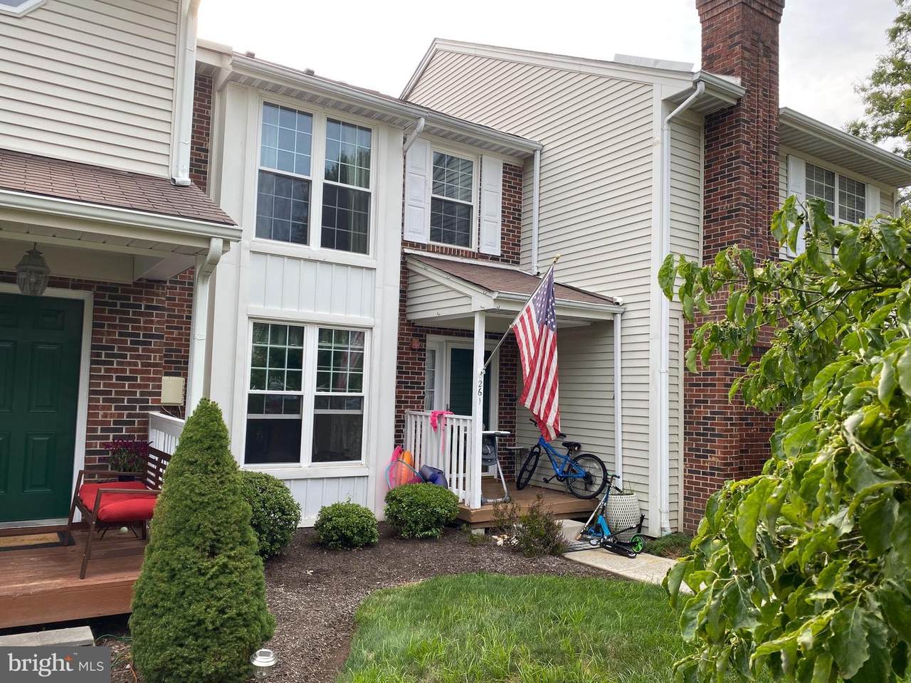 261 Leedom Way - Photo 1