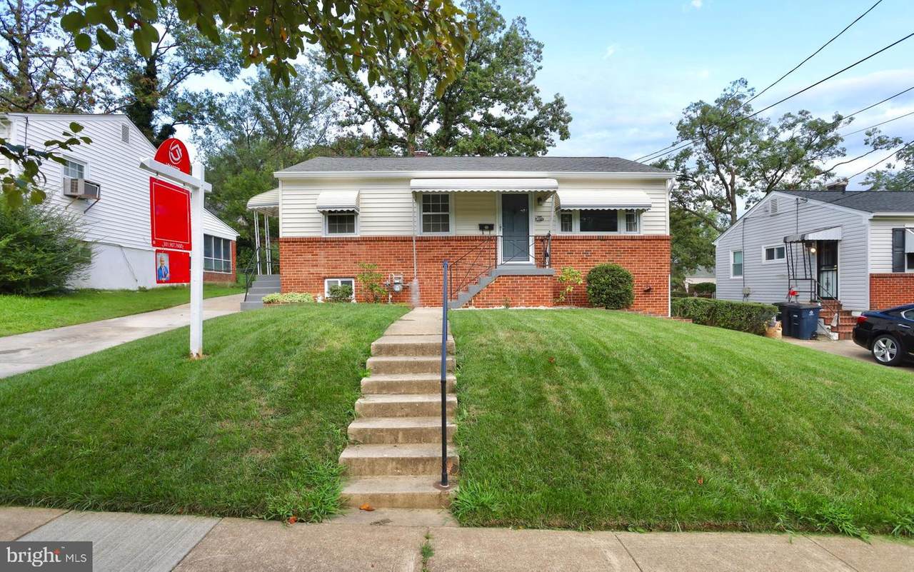 3817 Thornwood Road - Photo 1