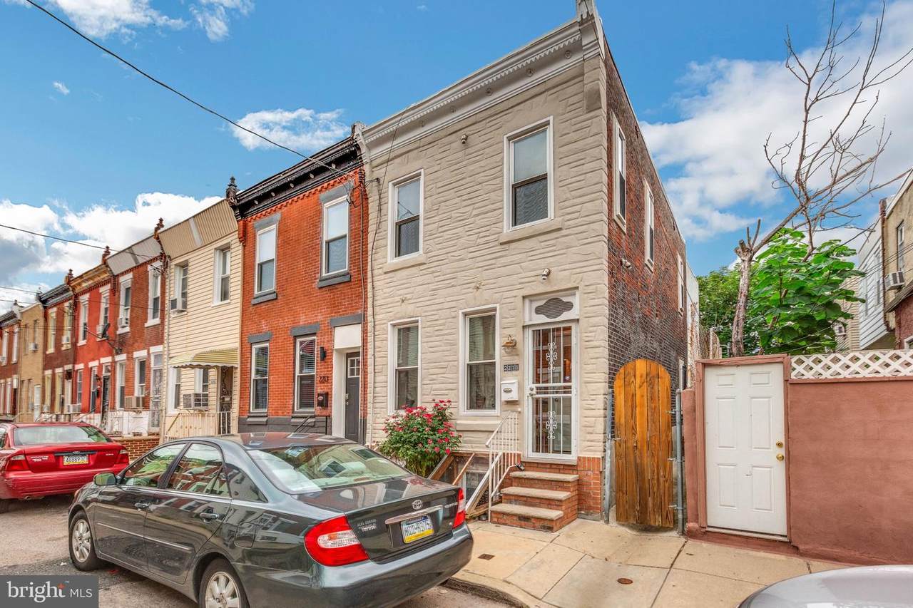 2211 Watkins Street - Photo 1