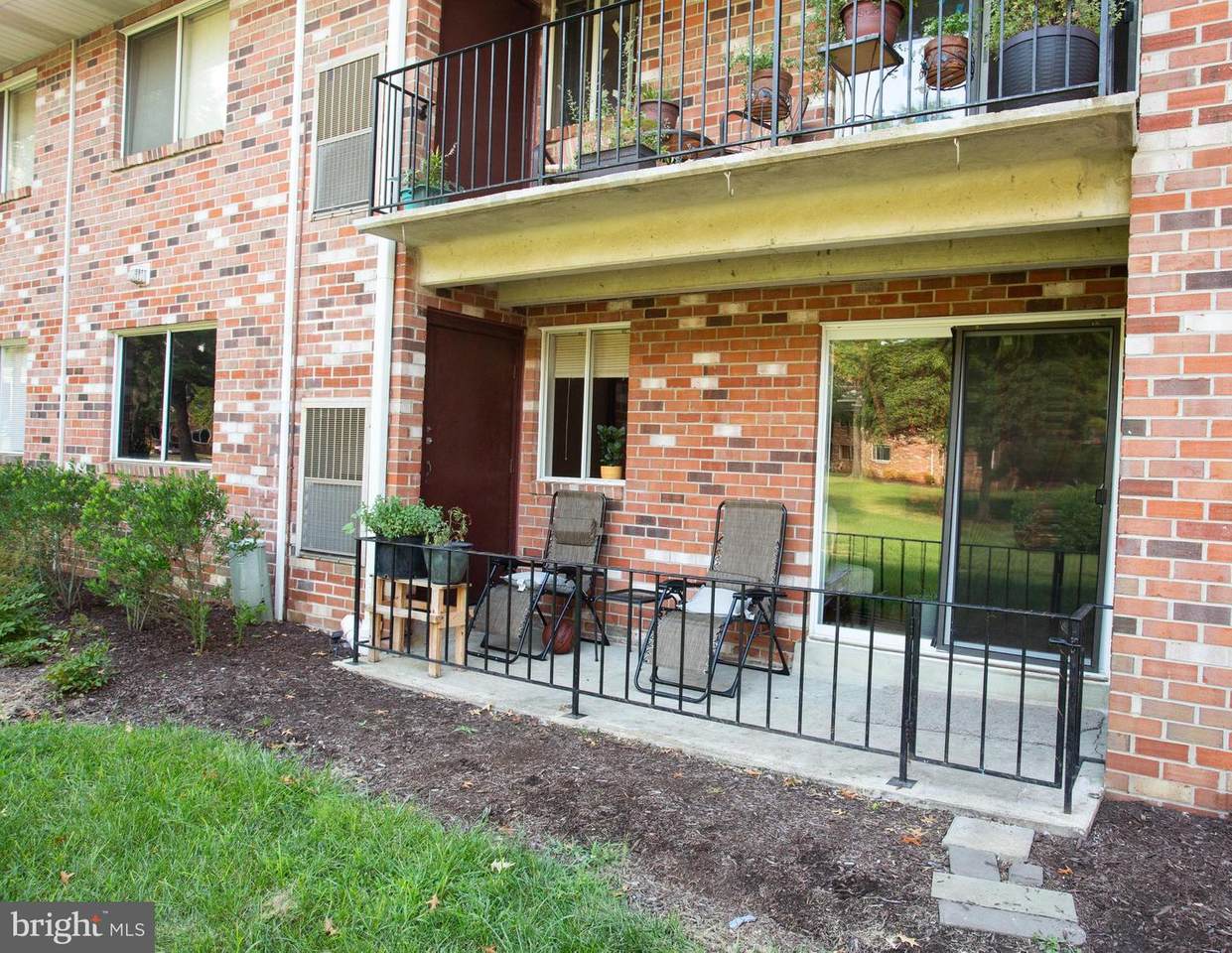 207 Victor Parkway - Photo 1