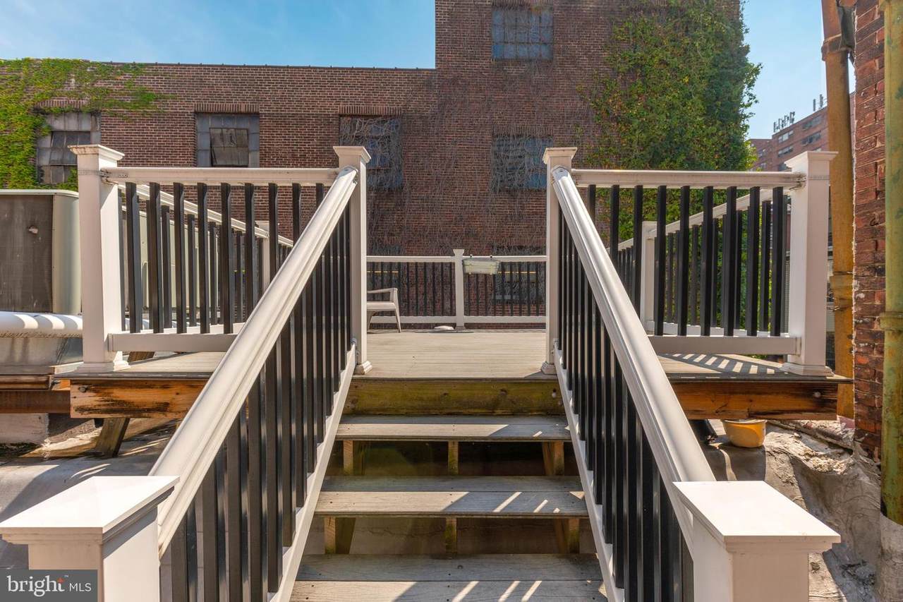 2032 Chestnut Street - Photo 1