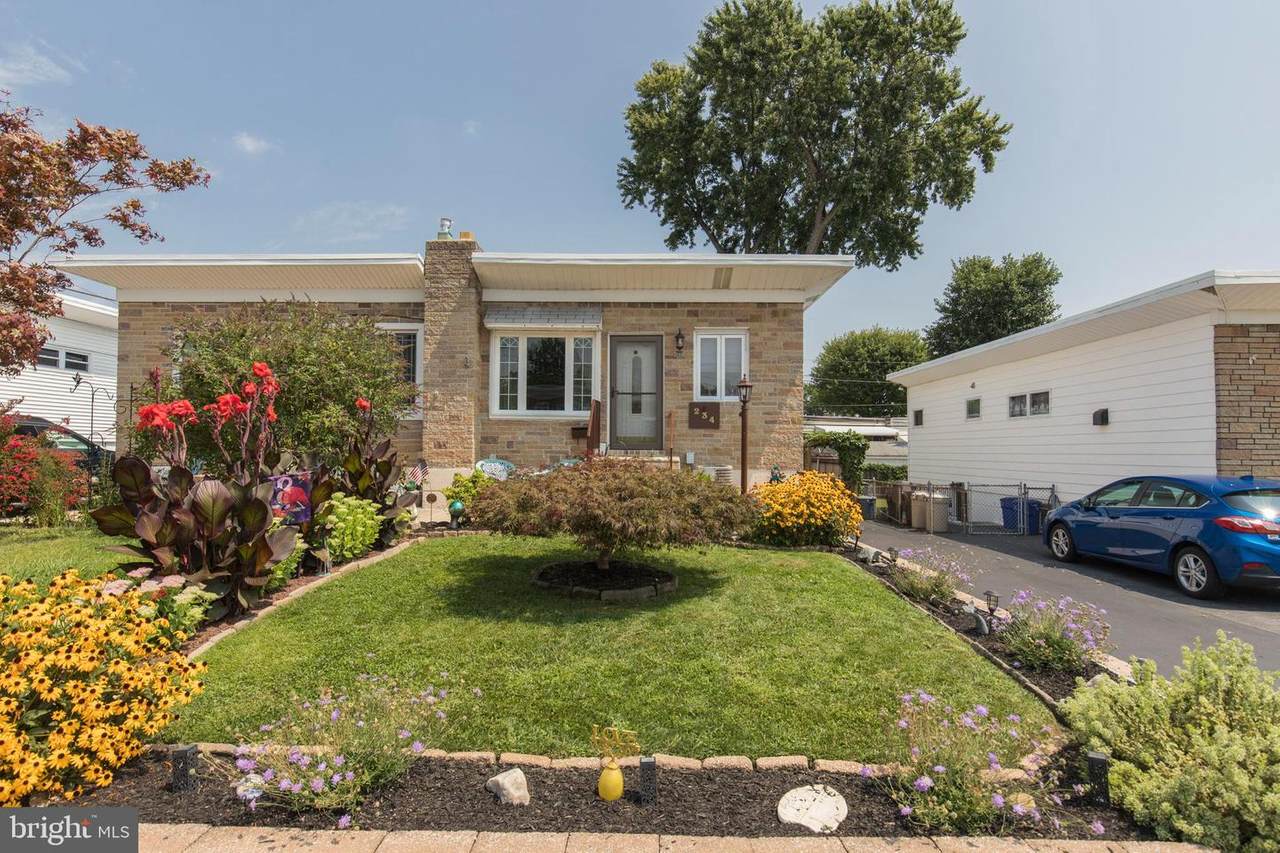 234 Hoffman - Photo 1